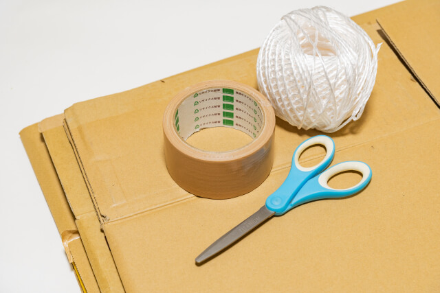段ボールと包装用具のセット